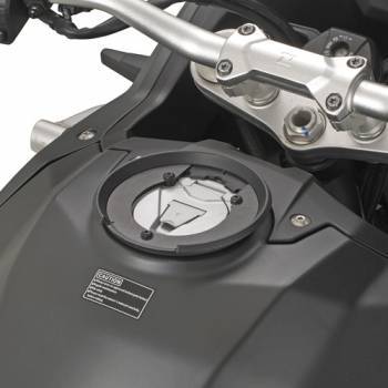 Givi Tanklock BF93 -kiinnike, Kove 800X Pro 24-